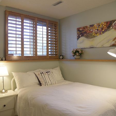 Calgary Cozy Home Екстериор снимка